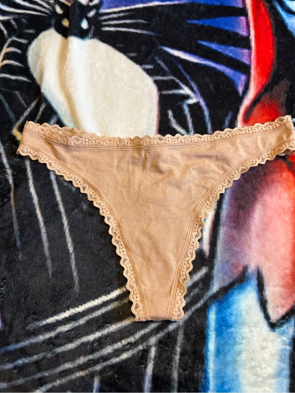 Victoria's Secret Beige Lace-Trim Bikini Thong 5/$25